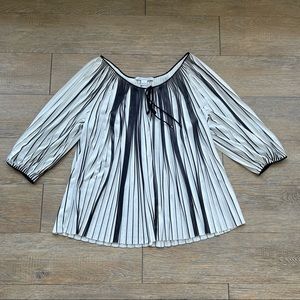 Diane Von Furstenberg - Women's - Black and White Flowy Peasant Blouse - Size 6